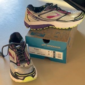 Brooks Ghost 7 Medium athletic shoe